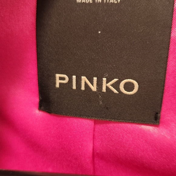 Blazer - Picture 6 of 7